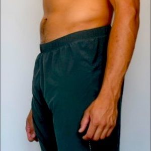 Green Saucony Running Shorts Men’s Medium